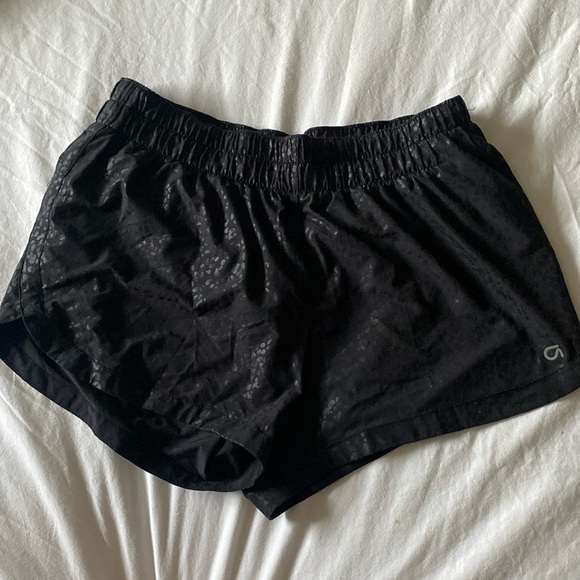 GAP Fit Running Shorts - Picture 2 of 8